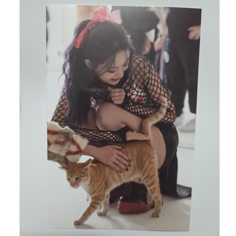 Vật Phẩm TWICE Formula Of Love Hàng Chính Hãng