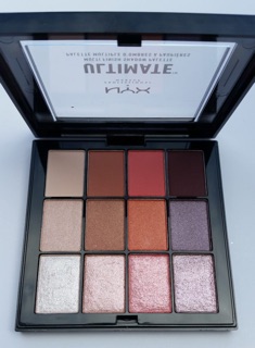Phấn mắt Nyx Ultimate và Sugar High