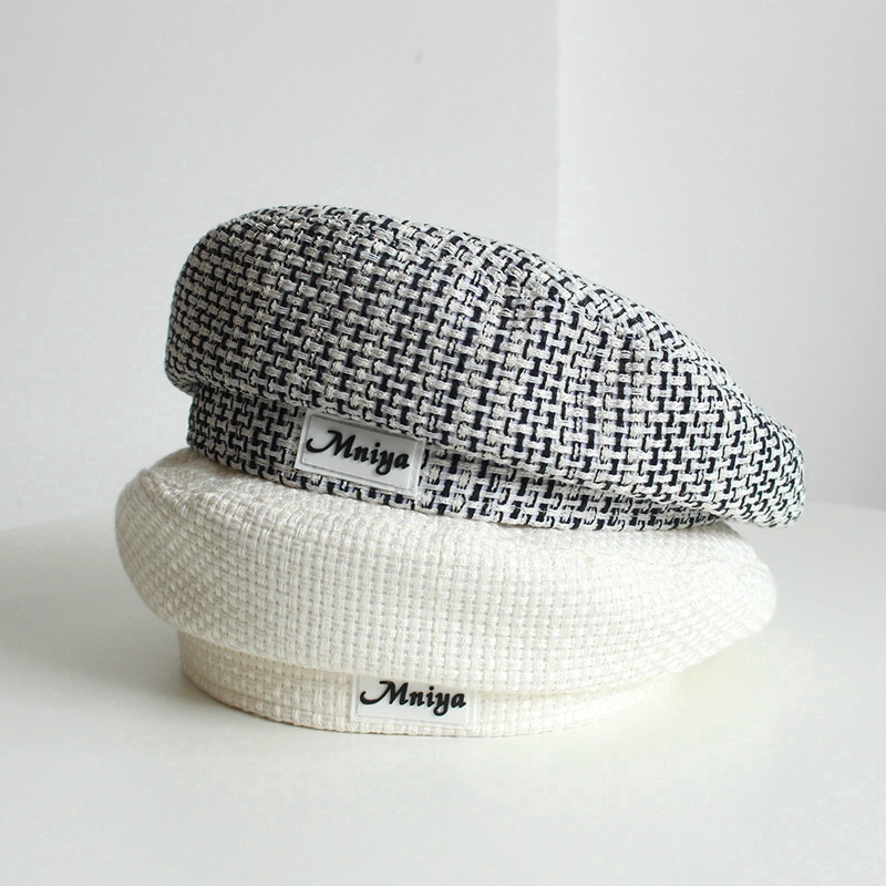 Beret hat with checkered and vintage style letters for women