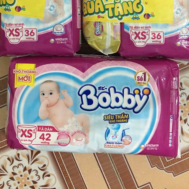 Tã dán Bobby NewBorn Size XS (42 miếng)/72 miếng