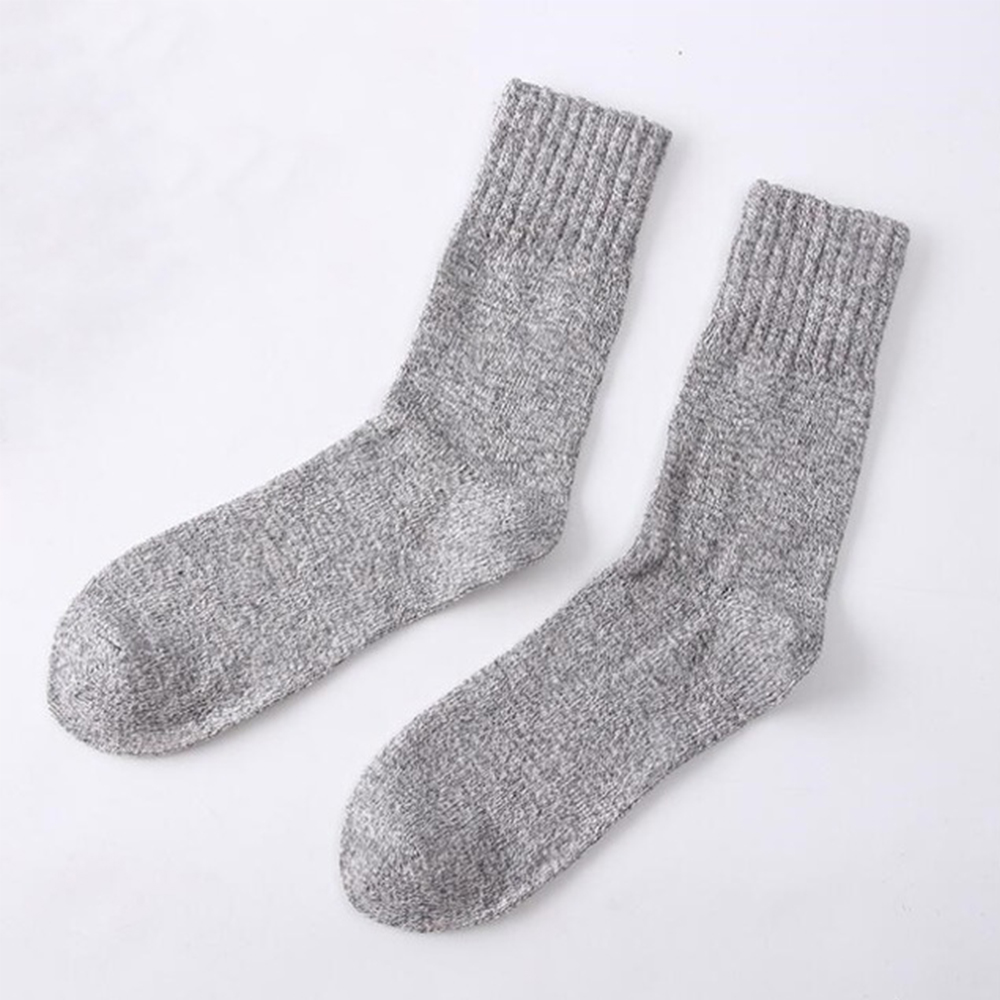 Đôi vớ len giữ ấm cao cấp tiện dụng cho nam