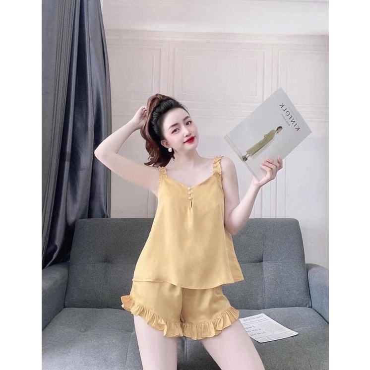 Đồ ngủ 2 dây bèo vai kèm quần bèo kết hợp vài nút siêu xinh chất liệu satin lụa mềm mại freesize dưới 58kg tùy chiều cao