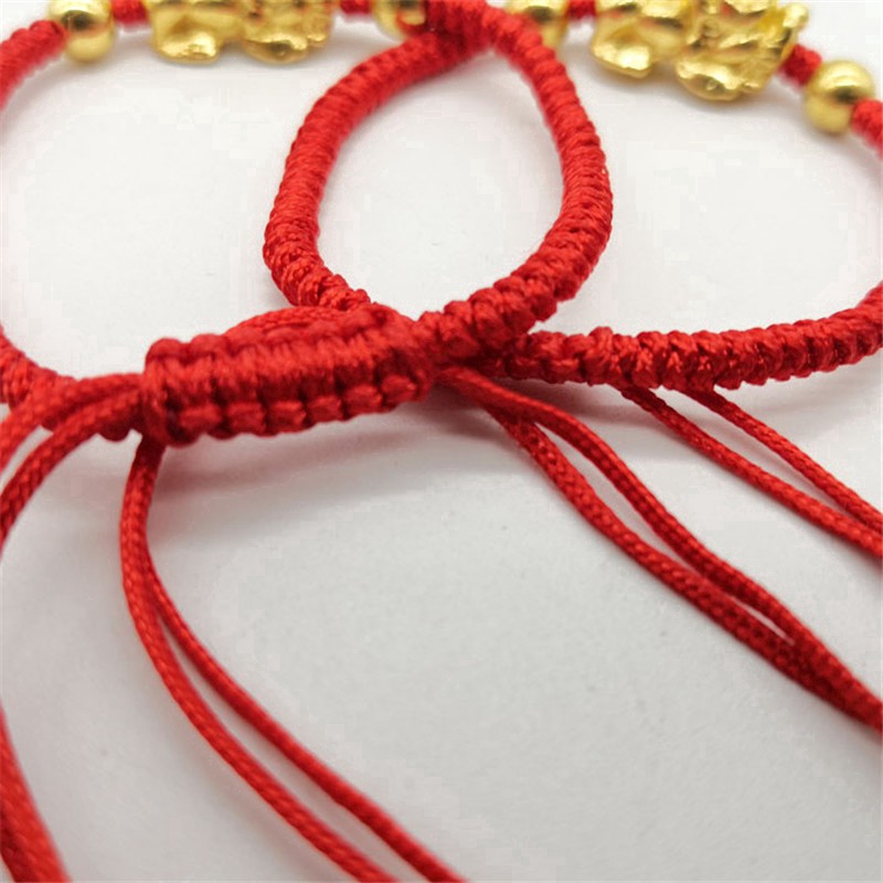 Vòng đeo tay đính hạt cầu may thiết kế dây đỏ đẹp mắt cho nam nữ