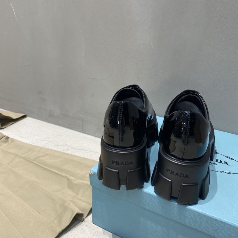 Giày loafer nữ da thật mũi tròn đế 5,5cm Prada