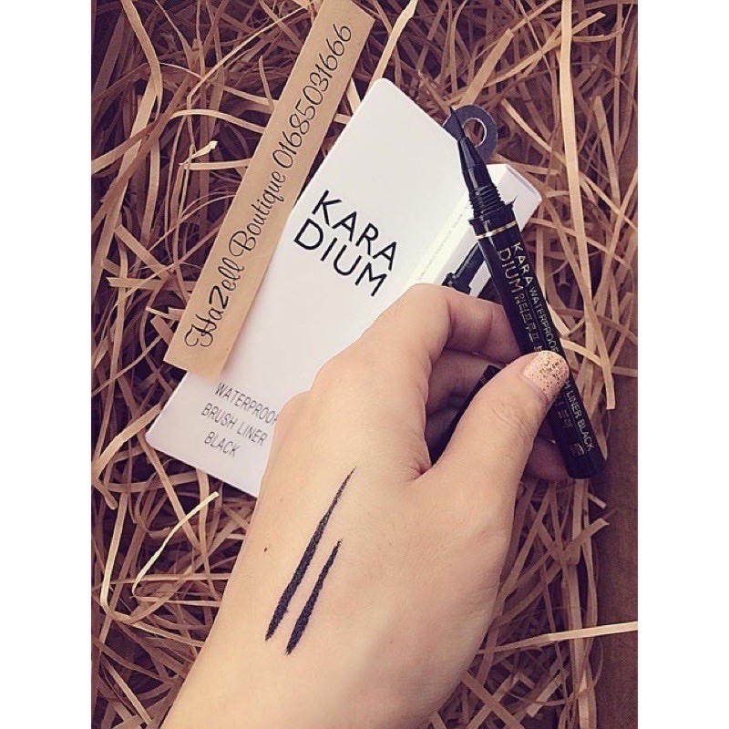 Kẻ Mắt💖MỚI VỀ💖 Kẻ mắt dạ siêu mảnh Karadium Waterproof Brush Liner Black chống nước vỏ trắng