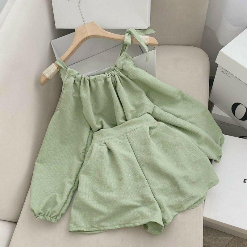Set Áo Xanh Khoét Vai Tay Phồng Quần Short