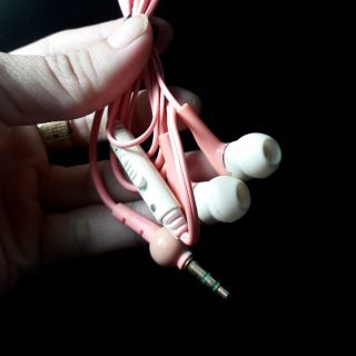 Tai nghe jack 3.5 màu hồng có nút chỉnh volume - Tai nghe máy MP3 & loa vi tính