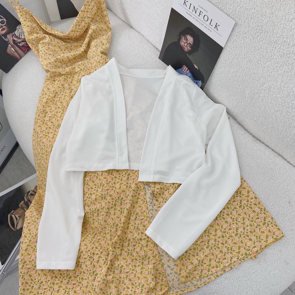 Set đầm 2 dây hoa kèm khoác cardigan màu vàng siêu tôn da | BigBuy360 - bigbuy360.vn