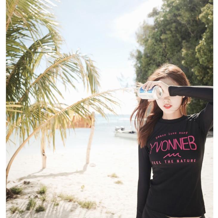 Có sẵn lẻ áo bơi nữ dài tay đen chữ đỏ FEEL THE NATURE new | BigBuy360 - bigbuy360.vn