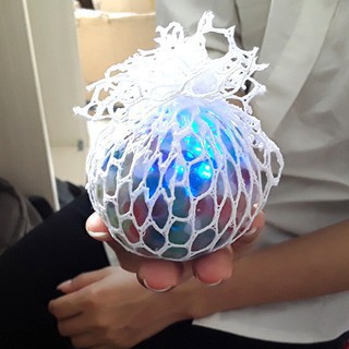 Đồ chơi quả trứng lưới phát sáng