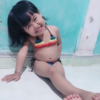 Bikini 7 sắc cầu vòng