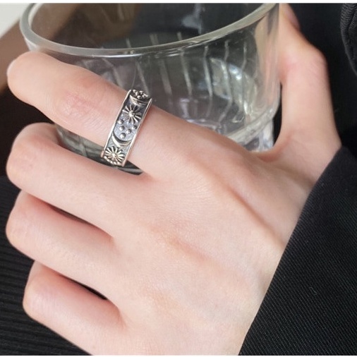Nhẫn nam nữ tròn Unisex màu đen Thời trang Kuu Studio chất liệu Titan đẹp đơn giản - Nhẫn Sun &amp; Moon