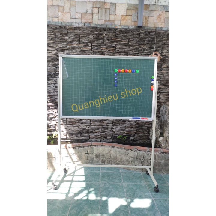 BẢNG TỪ XANH VIẾT PHẤN KẺ Ô LY TIỂU HỌC CÓ CHÂN DI ĐỘNG KÍCH THƯỚC 120 X 200CM TẶNG KÈM NAM CHÂM, LAU BẢNG
