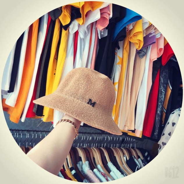 MŨ BUCKET CHỮ M VÀNH NGẮN SIÊU XINH( sẵn sll)