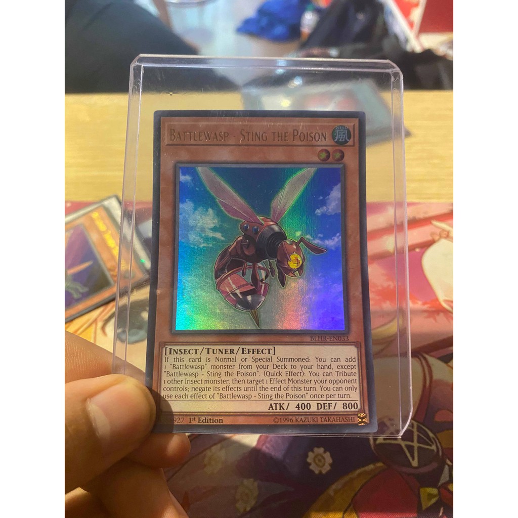 Lá bài thẻ bài Yugioh Battlewasp Sting The Poison-Ultra Rare - Tặng bọc bài nhựa bảo quản