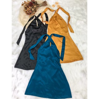 Đầm yếm hở lưng satin