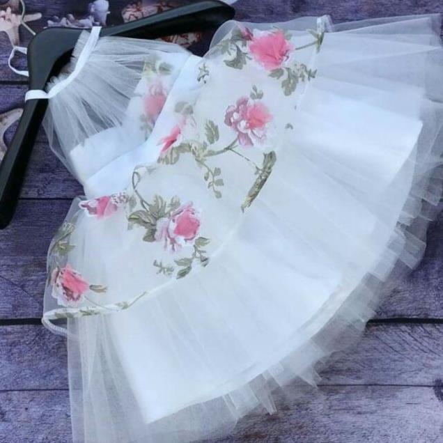 Váy yếm siêu phòng cho bé .