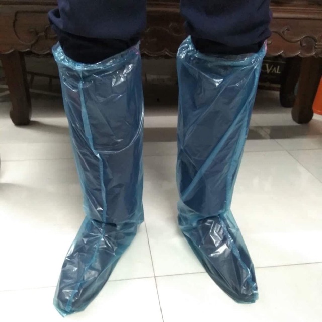 Ủng nilon đi mưa