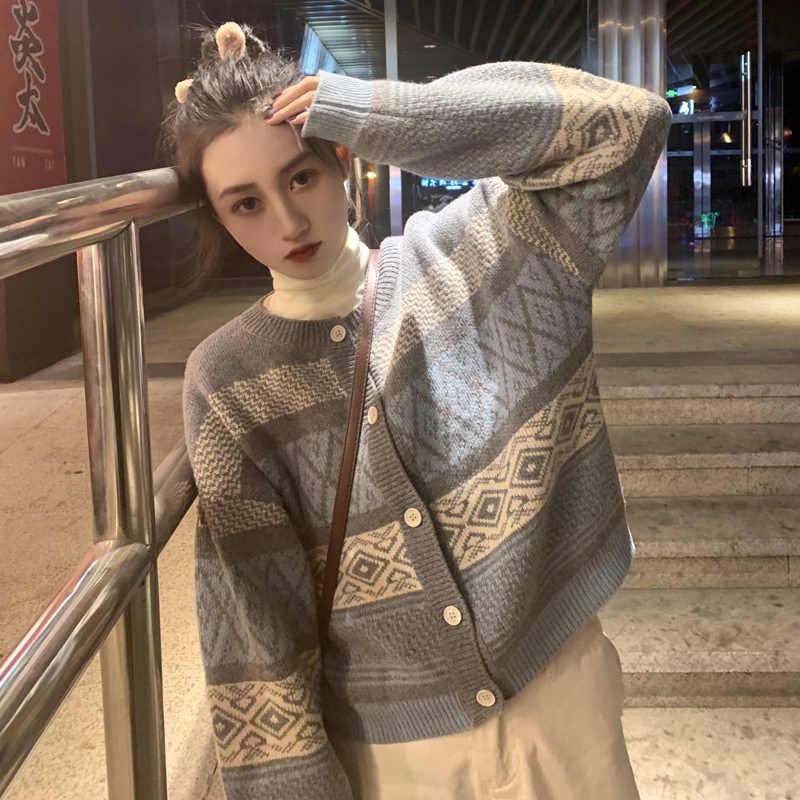 Áo khoác cardigan thiết kế dáng rộng thoải mái phong cách Hàn Quốc cho phái nữ | BigBuy360 - bigbuy360.vn