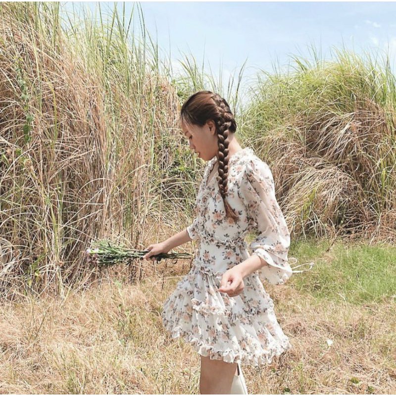 Đầm hoa nổi phối bèo cutout eo hở lưng✨✨