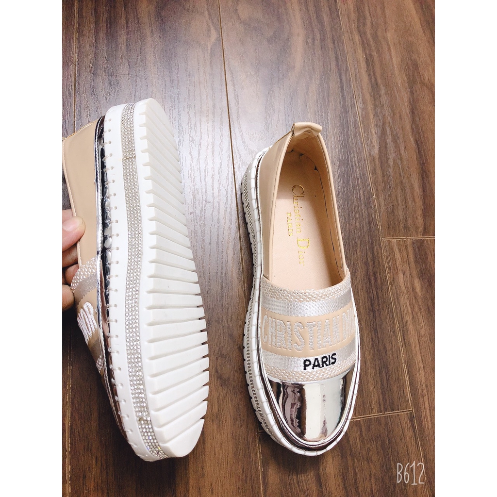 Giày lười nữ đế cao viền nạm đá da bóng sang chảnh | BigBuy360 - bigbuy360.vn