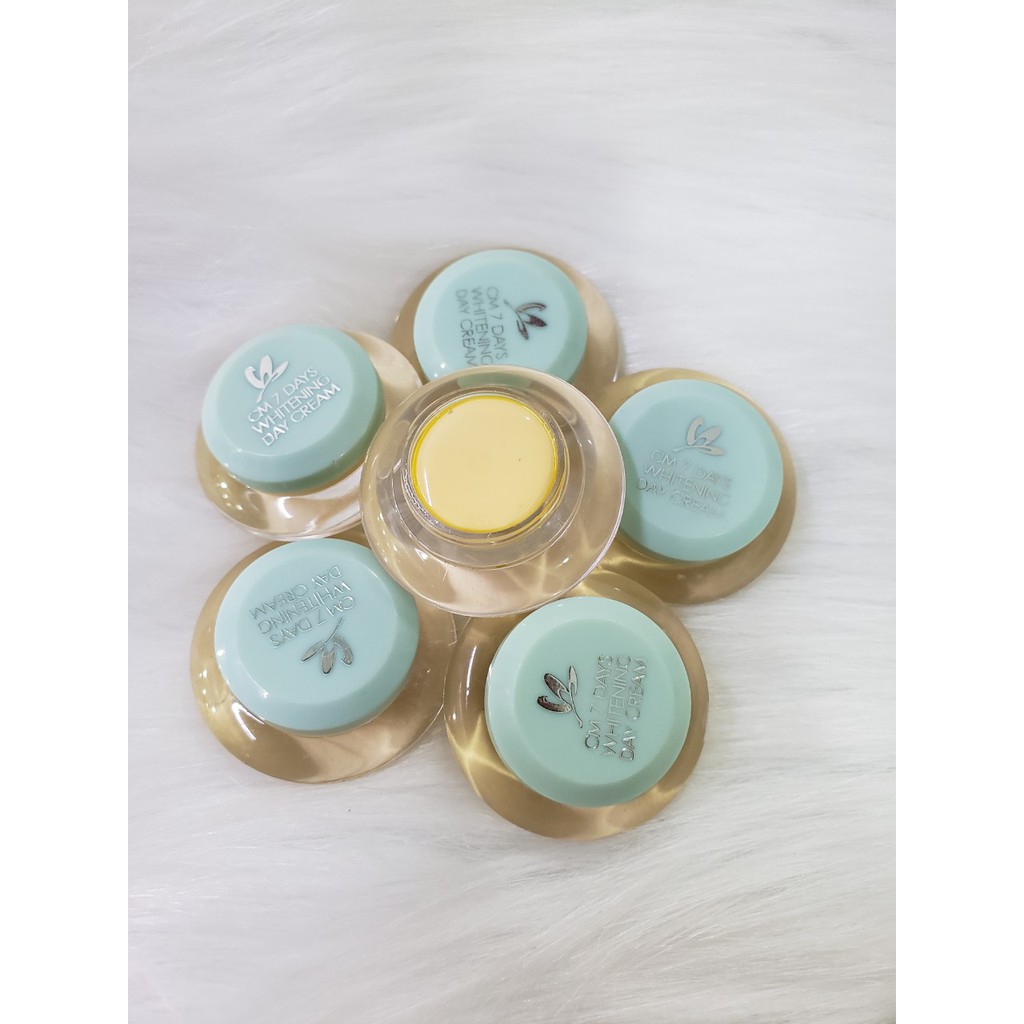 Kem CM 7 DAYS WHITENING DAY CREAM (nắp xanh)