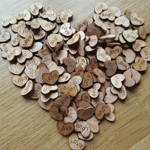 100 nút gỗ hình trái tim in chữ Love trang trí bàn đám cưới