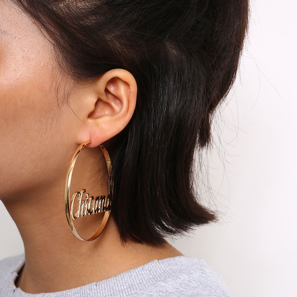 Đôi Khuyên Tai Hợp Kim Dạng Vòng Có Khắc Chữ Đầy Cá Tính