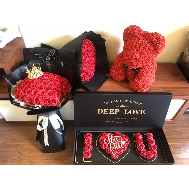 quà tặng sinh nhật- quà tặng - bó 50 bông sáp đỏ phối giấy đen hàn quốc