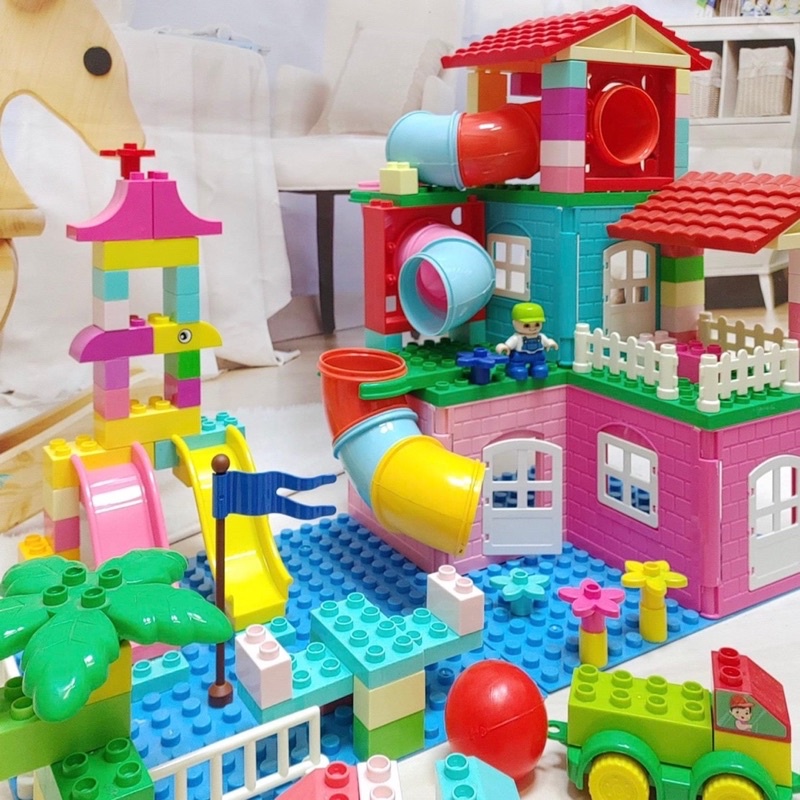 Xếp hình logo ngôi nhà hạnh phúc vinakidtoys