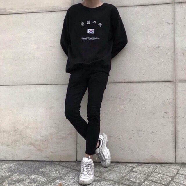 Áo sweater nỉ thêu chữ hàn | BigBuy360 - bigbuy360.vn