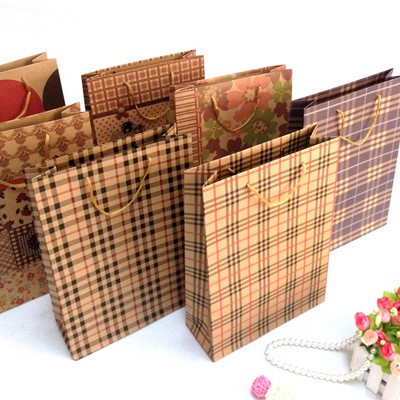 Túi giấy Kraft cao cấp, túi xi măng đựng quà có quai in họa tiết dày dặn