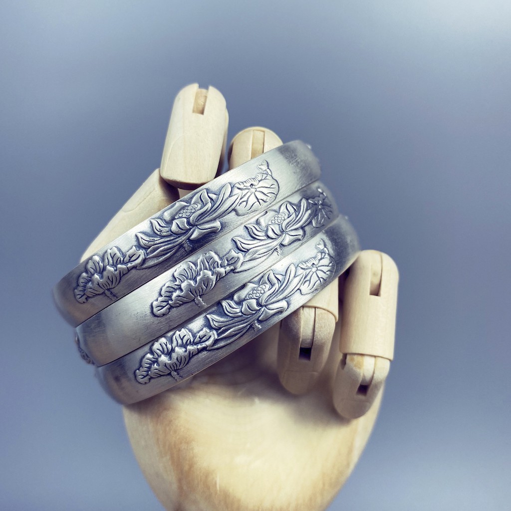 Vòng bạc đeo tay phong thuỷ chế tác thủ công từ Tây Tạng khắc Bát nhã tâm kinh hoặc Lục tự đại minh chân ngôn