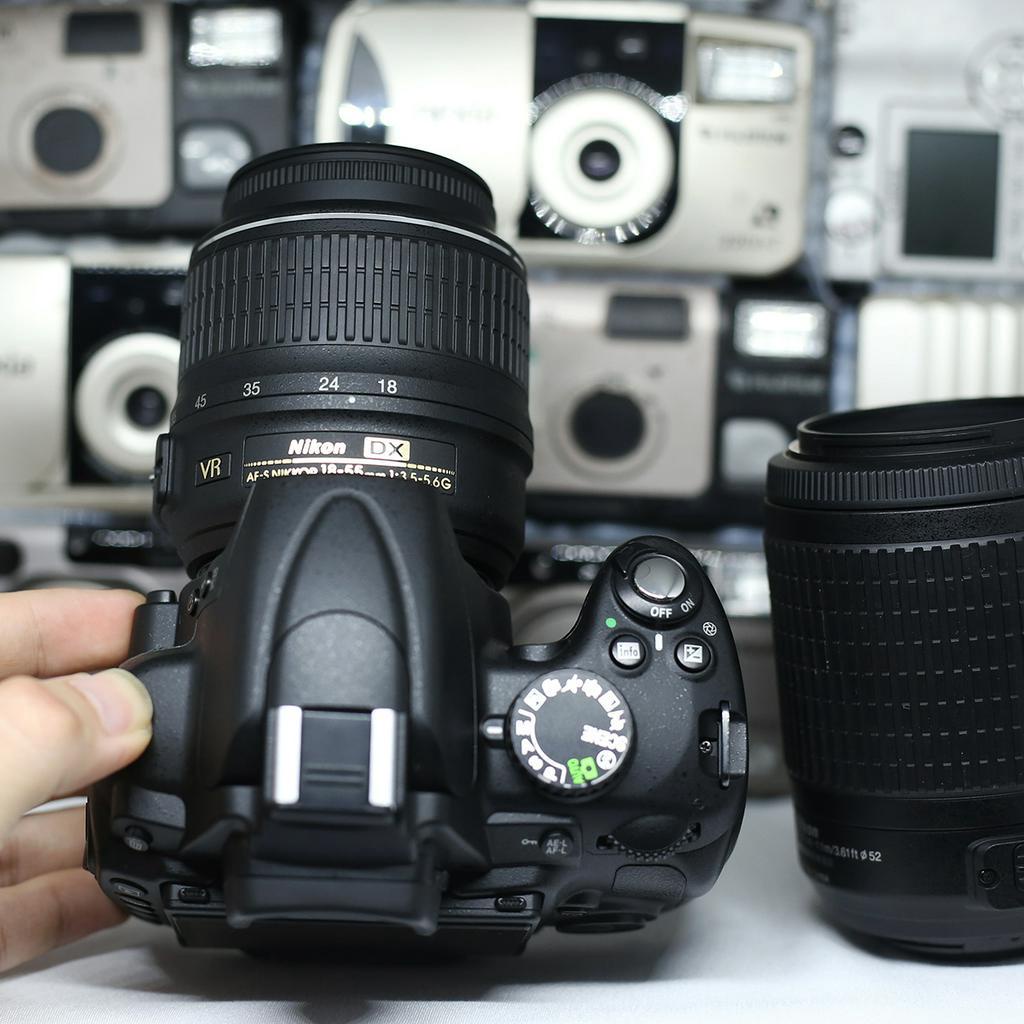 Máy ảnh NIKON D5000 kèm kit 18-55 + 55-200 G ED VR  có bảo hành