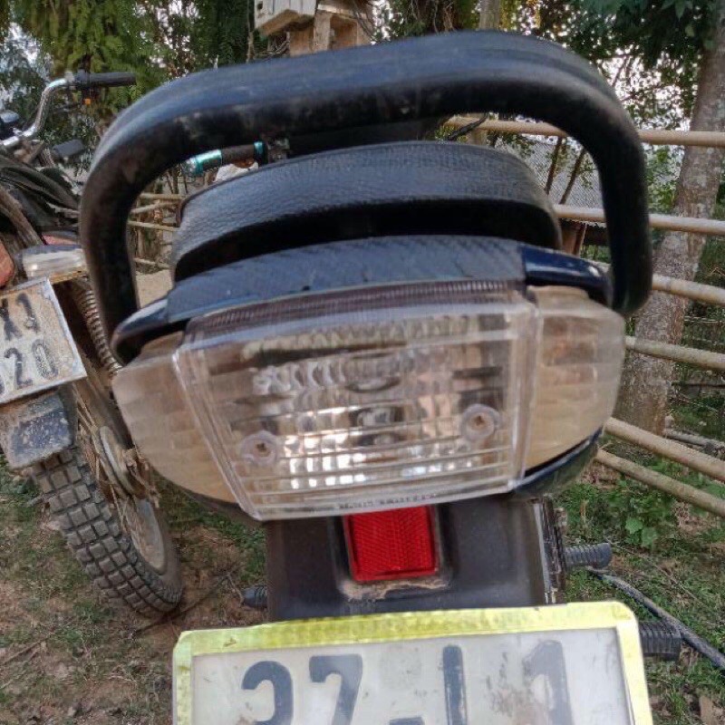 Ốp Hậu Trắng Trong Suốt Ware 50cc/100cc/110cc Dream II