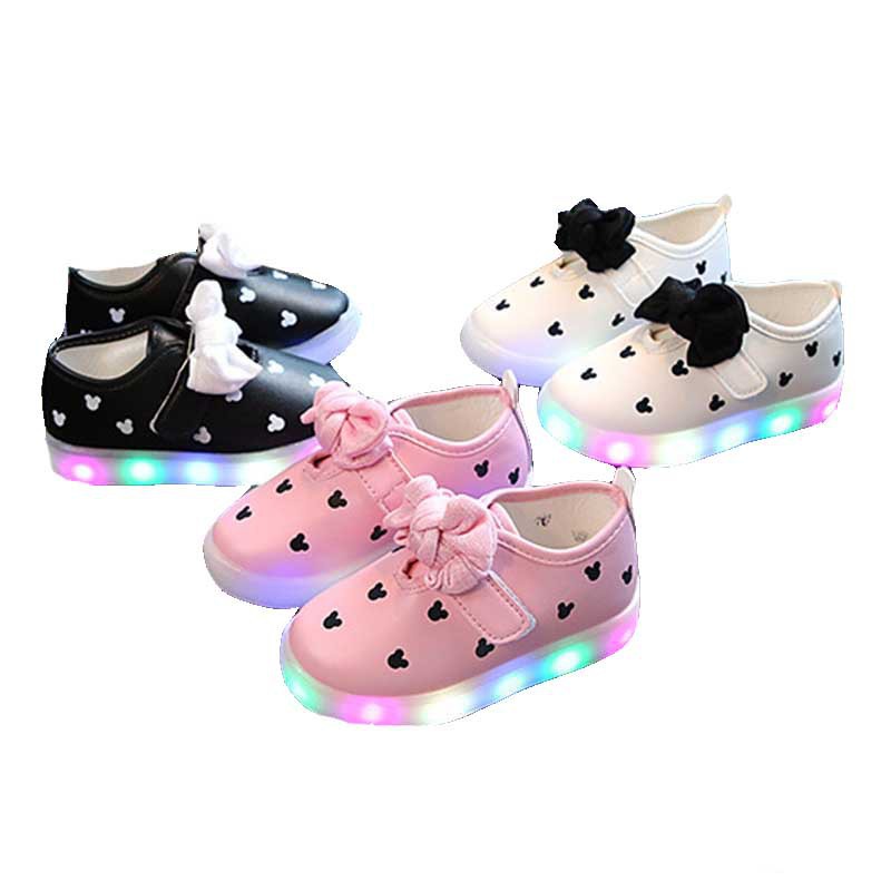 Đôi giày PU hoạ tiết chuột Mickey với đế gắn đèn LED xinh xắn cho bé
