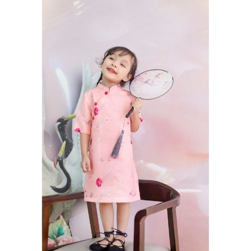 Set áo dài cách tân mặc tết mẹ và bé gái họa tiết hoa màu hồng phấn Myla Kids mẫu áo sườn xám chất tơ organza