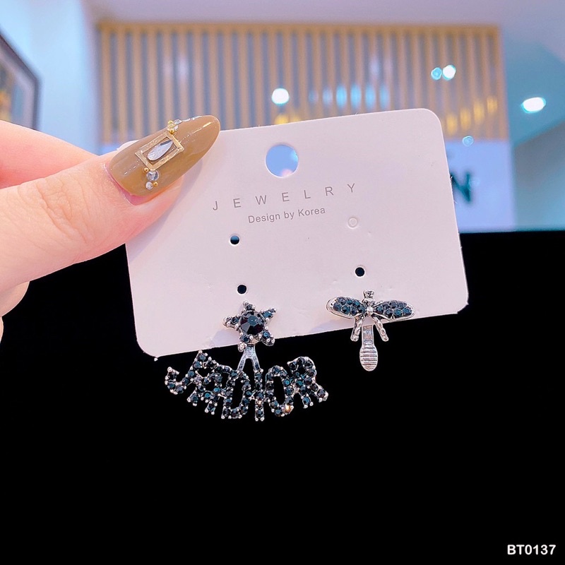 Bông tai Jadi0r ong đính đá sang chảnh