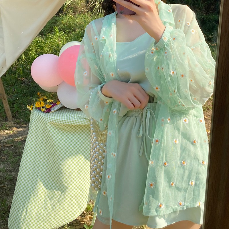 Áo khoác hoa cúc phong cách hàn quốc thời trang hè đi biển sành điệu