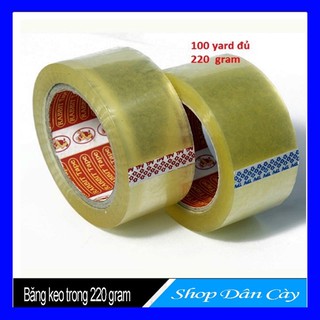 1 cuộn băng keo trong