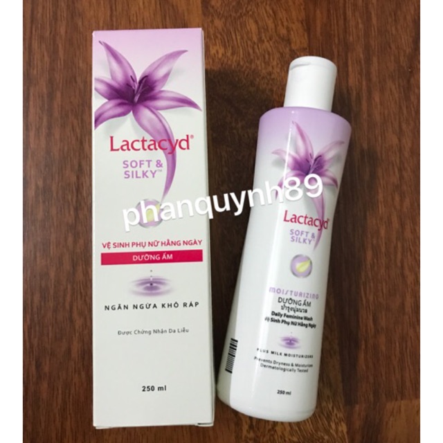 Dung Dịch Vệ Sinh Phụ Nữ Lactacyd Soft &amp; Silky