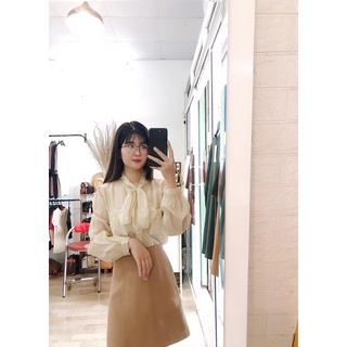 sơ mi cổ nơ màu be