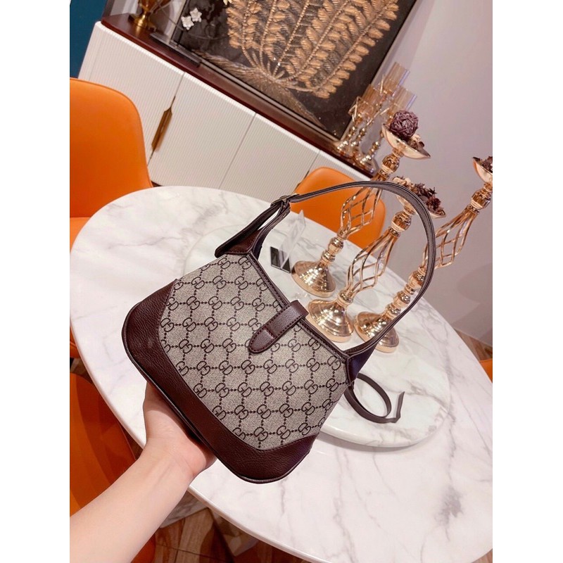 Túi gucci hồ ngọc hà