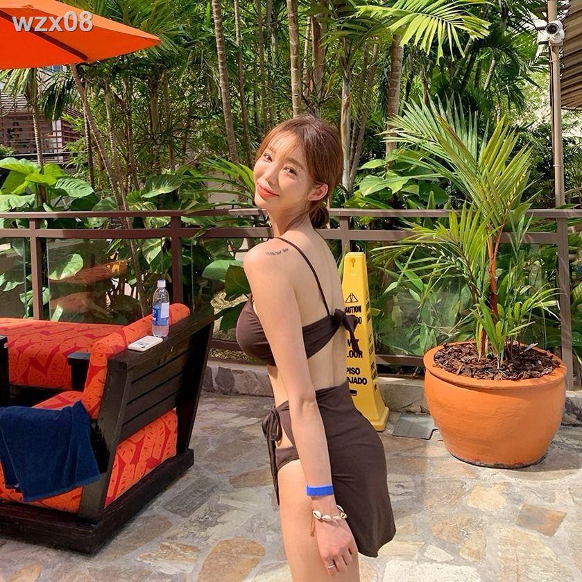 Bộ bikini retro áo tắm ba mảnh gợi cảm với váy nhỏ | BigBuy360 - bigbuy360.vn