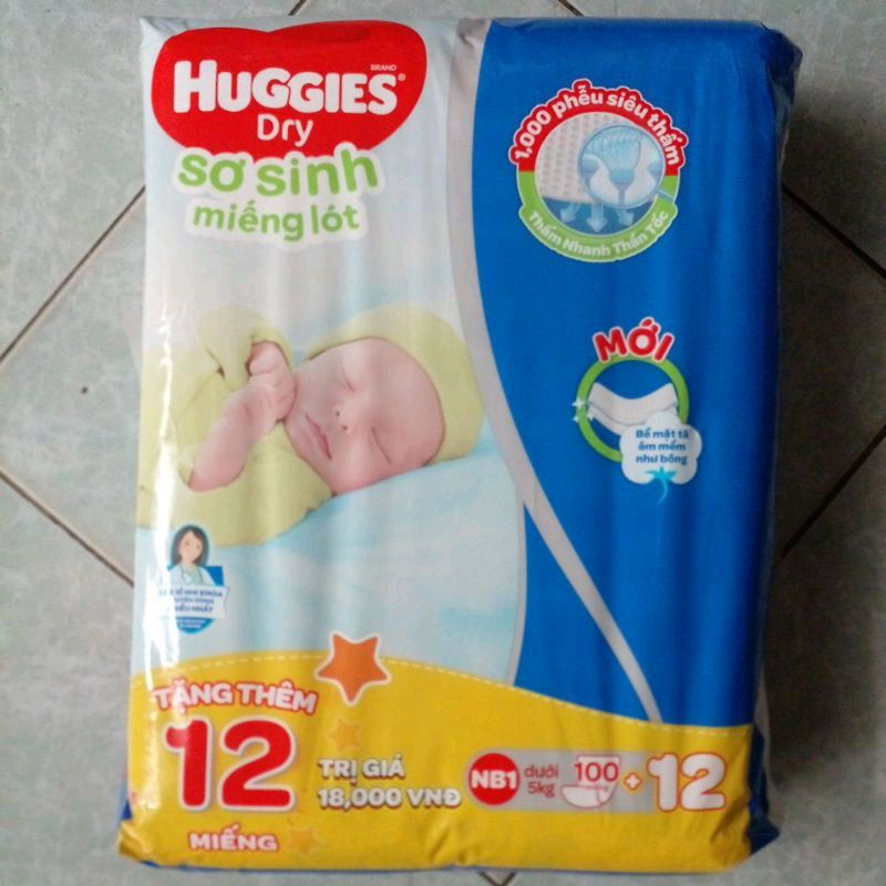 Miếng lót sơ sinh Huggies NB1-100miếng+12/NB2-60 miếng/gói.