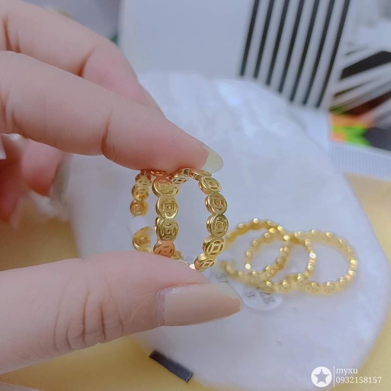 Nhẫn titan mang không đen, không phai màu. Hút may mắn 020.16