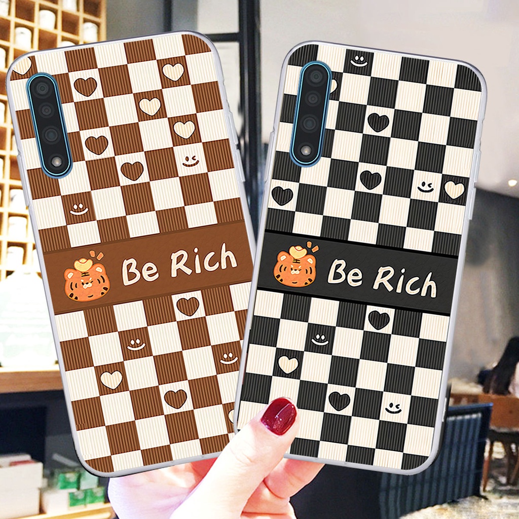 Ốp Vsmart Live gấu Bear rick caro vuông thời trang siêu đẹp