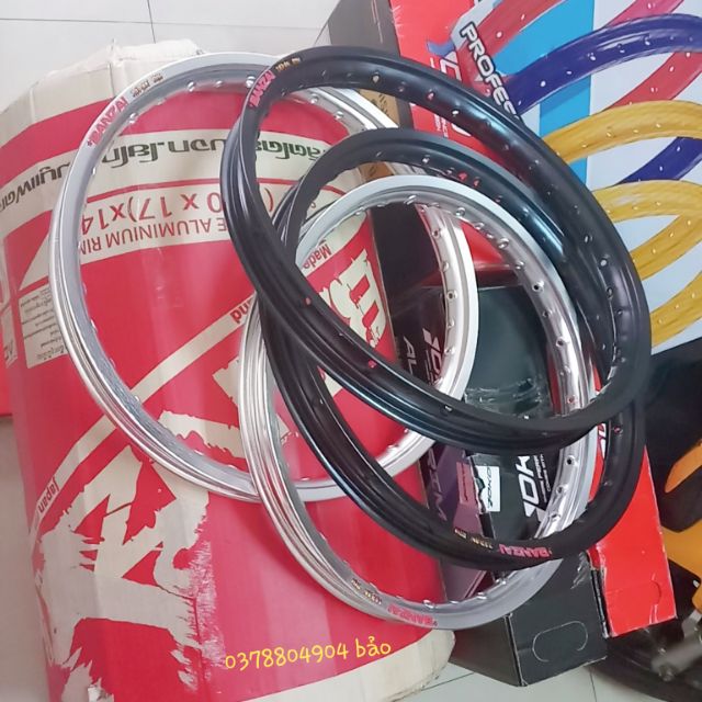 Niềng nhôm BANZAI trước và sau đều 1.4 gắn cho xe siruirs wave rem