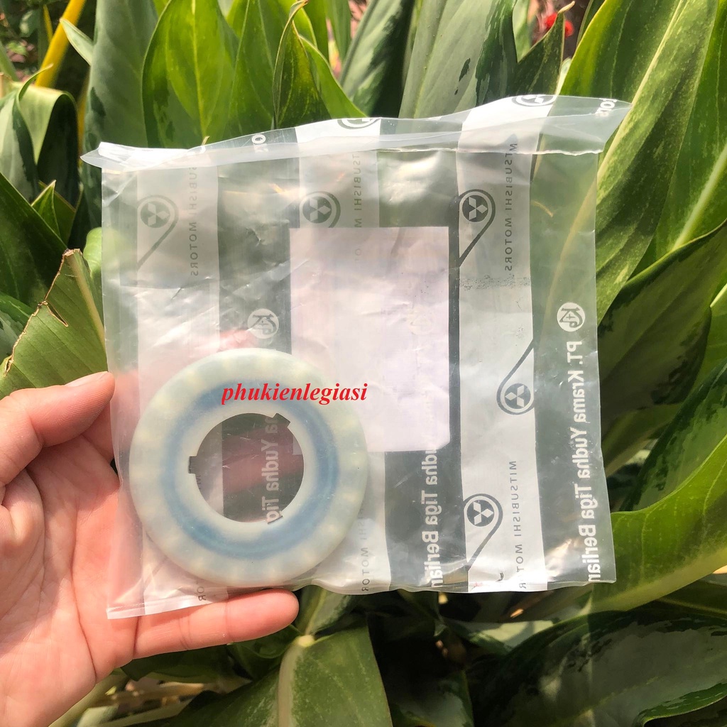 Bi bát bèo trước Mitsubishi Grandis MR594349 hàng OEM bạc đạn chà Grandis