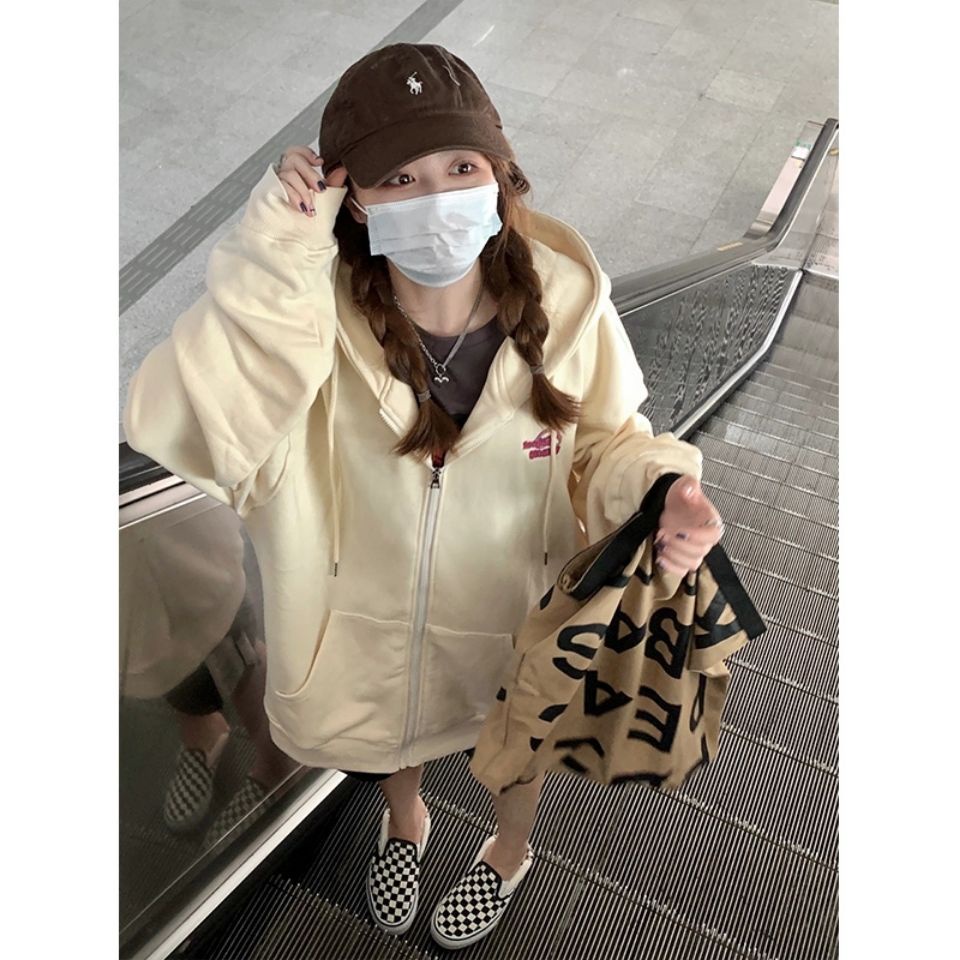 Áo hoodie tay dài dáng rộng màu vàng kem in chữ cái phong cách thu đông năng động dễ phối đồ 2021 | BigBuy360 - bigbuy360.vn